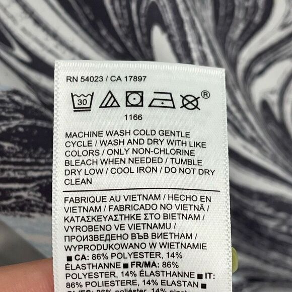 Athleta Refined Zephyr Tank Top Stretch White Grey Women‎ Medium Travel Commute - Picture 5 of 6